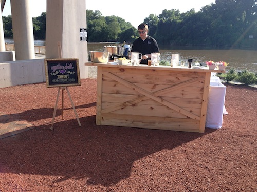 wooden-bar-garden