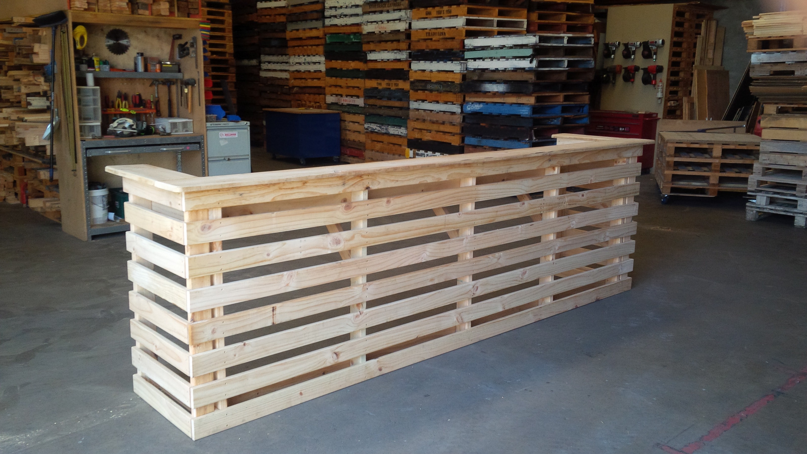slatted-garden-bar